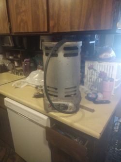 Used 30;000 -80;000 Btu/hr Propane Heater Used About A Week Works Good