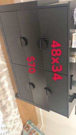 Clothes chest of drawers