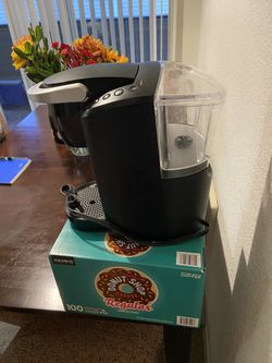 Keurig Coffee maker and 60+ K pods