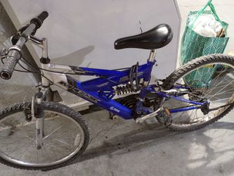 Mongoose MGX DXR Mountain Bike