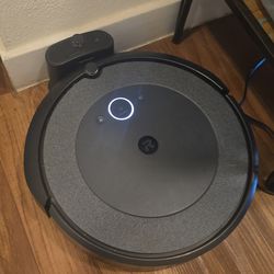 Roomba i3