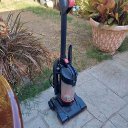 Bissel Powerforce Vacuum With 1 Attachment For The Hose.   Works Great