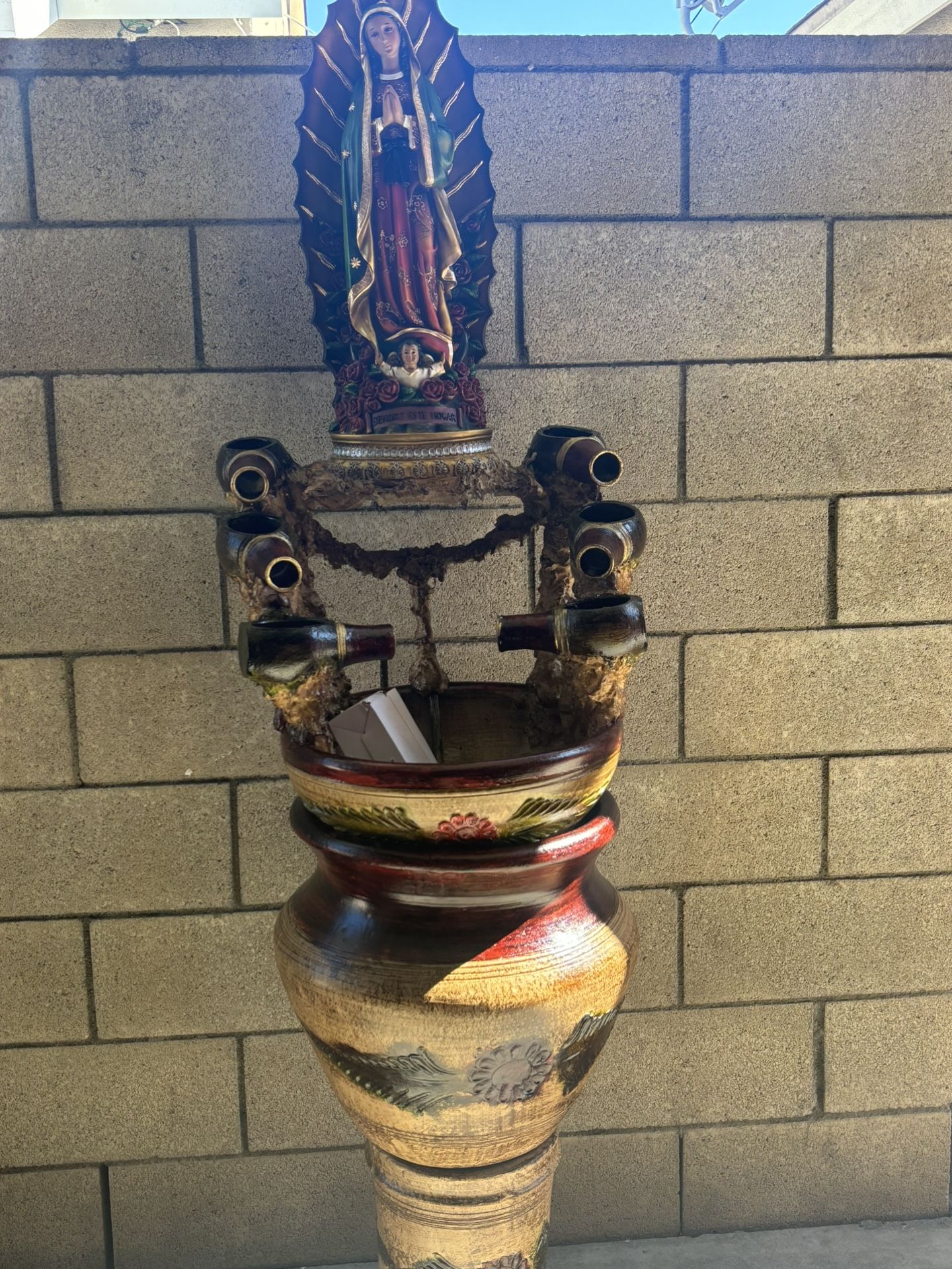 Virgen Con Fuente