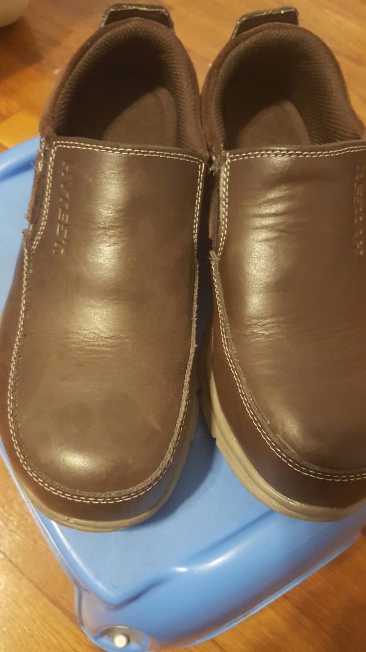 Women steel toe work shoes. Zise 6.5