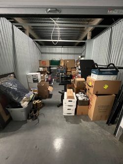 Storage unit liquidation sale