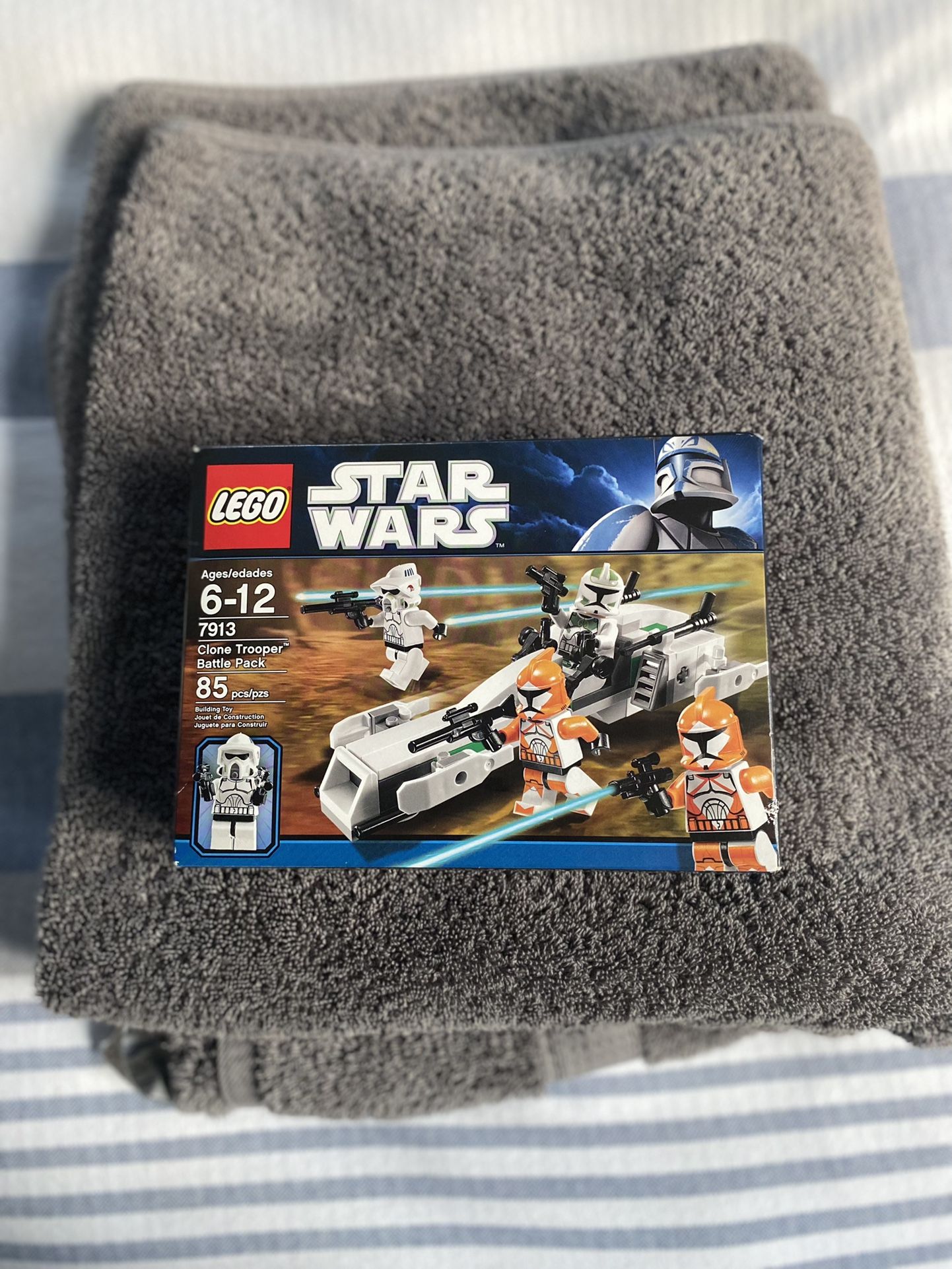 LEGO Star Wars Clone Trooper Battle Pack 7913