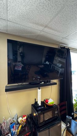Flat Screen 55 inch Smart TV and Wall Mount