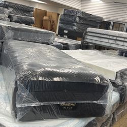 Twin xL Beautyrest Black Series 3 Pillow Top $299