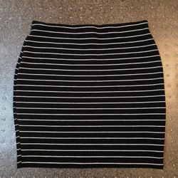 Zara Woman's Mini Skirt Size Small Black & White Striped Pattern NWT
