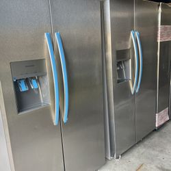 Refrigerator NEW frigidaire $850 Side by side