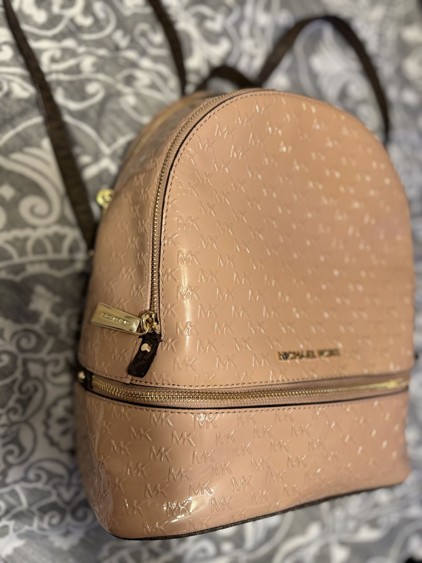 MK BACKPACK MID-SIZE