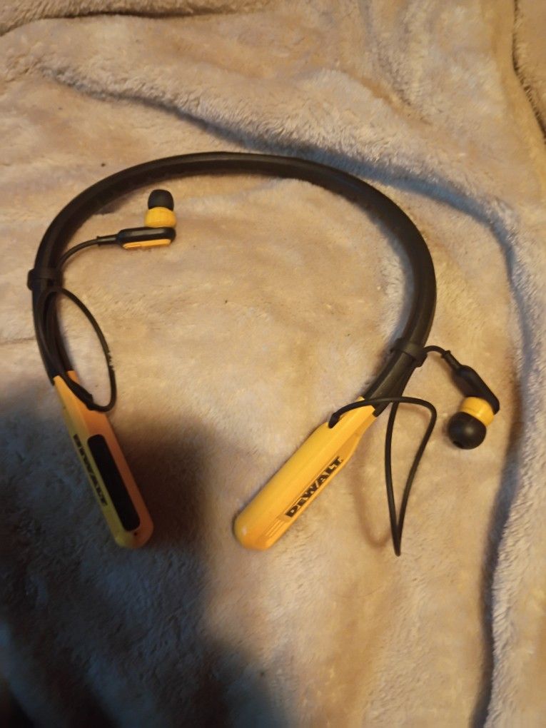 DeWalt 2n1 Earbuds