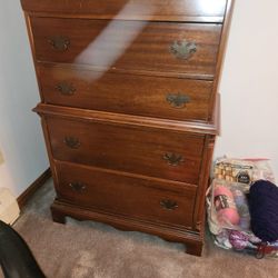 Dresser