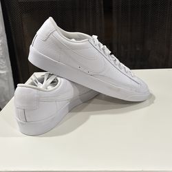 Nike Blazer Low LE-white