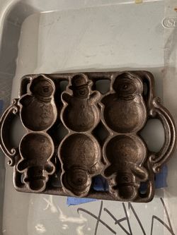 Vintage Cast Iron Snowmen Mini Muffin/ Cake Recipe Pans