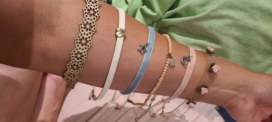 Choker necklaces