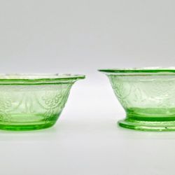 Anchor Hocking Cameo Green Footed  Fruit/Condiment Dish Uranium Glass