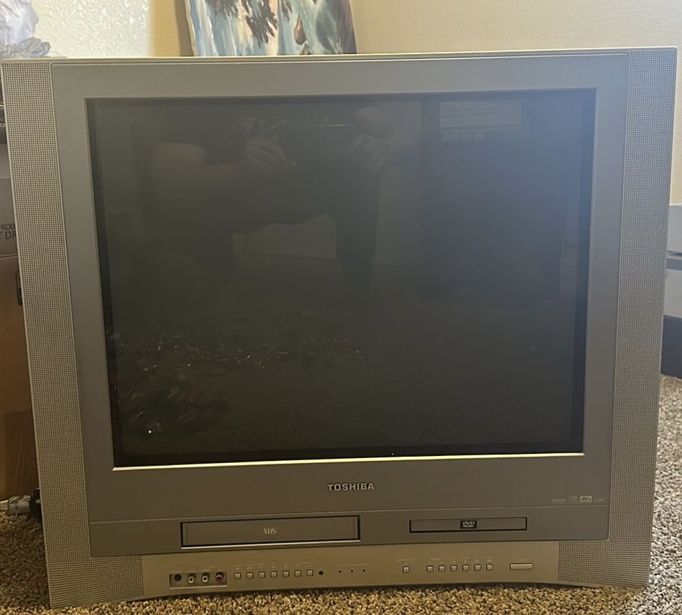 Tobisha 24” CRT TV DVD VCR VCH Combo Retro Gaming MW24FN1R With Remote