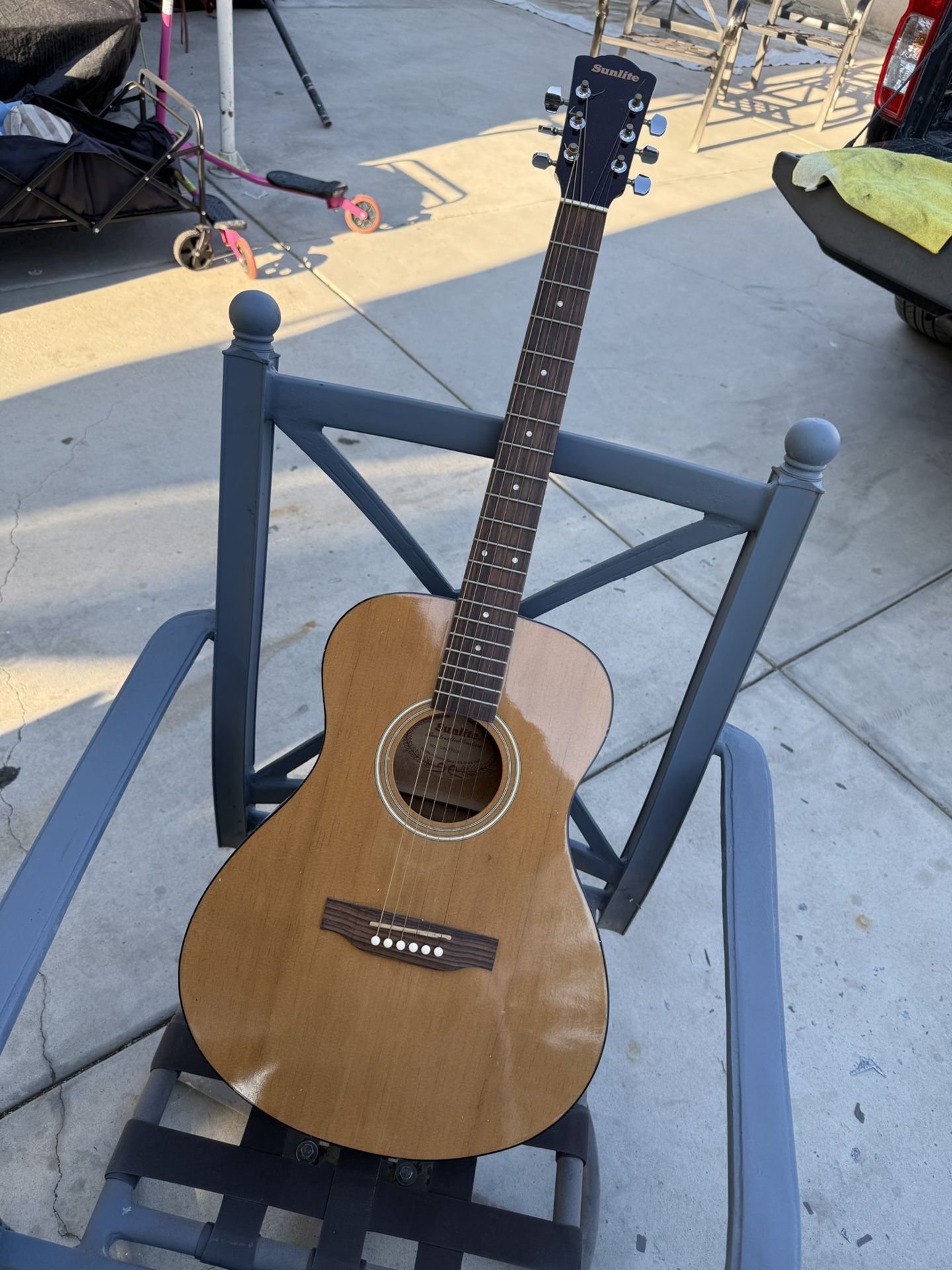 Sunlite Acoustic Guitar