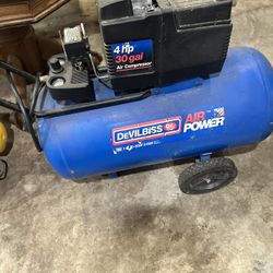 DeVilbiss  30 Gallon Air Compressor 