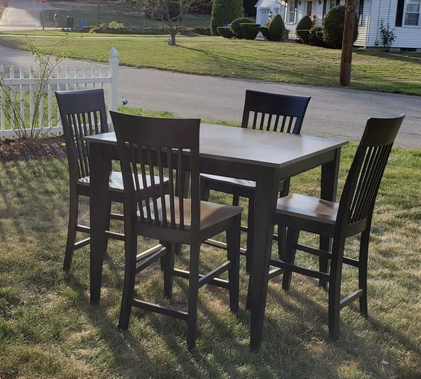 Cardi's kitchen table & chairs for Sale in Cumberland, RI - OfferUp