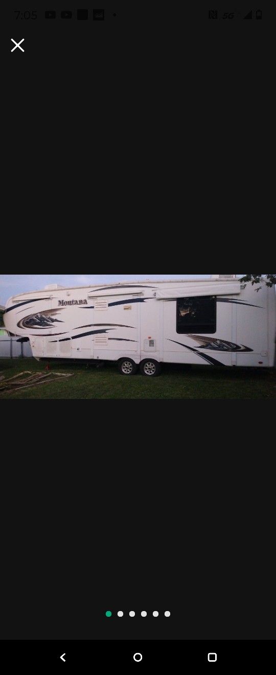 36 Ft Montana Trailer $7500