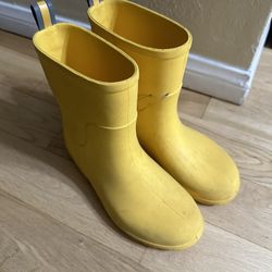 Totes Rain boots Big Kids Size 2-3 