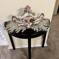 Set Of Italian Capodimonte Centrepiece With Wood Stand And Beaded Mat On Of The Kind Collectors Dreams Pick Up In Gaithersburg Md20877