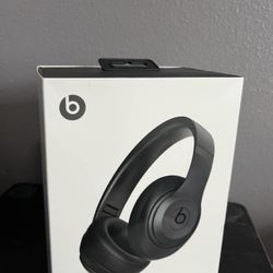 Beats studio pro bluetooth headphones (never used)(Sun Prairie)