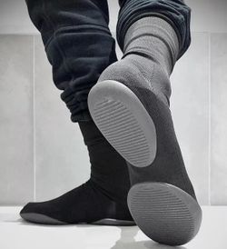 Yeezy YZY Pods Size 2 US Mens 9-10.5 OBO