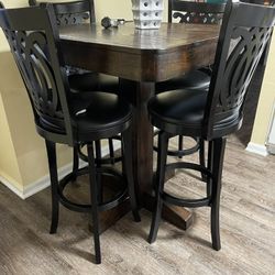 Kitchen Table  4 chairs 
