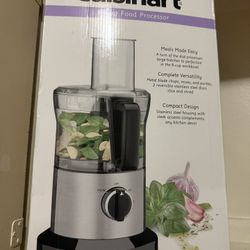Cuisinart Food Processor – Like new 