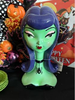 Bella Lux Halloween bust