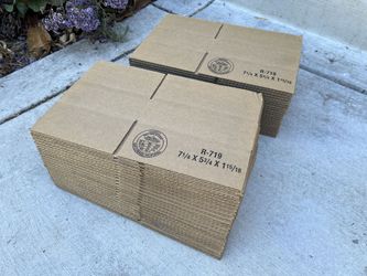 240 Padded mailers and shipping boxes - various sizes - $60