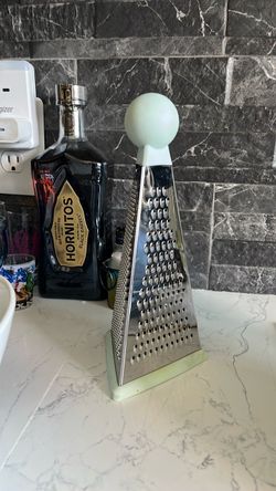 Cheese grinder
