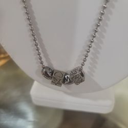 Necklece