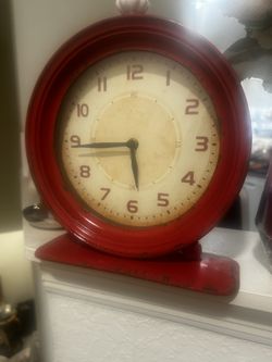 Large red shabby chic table clock