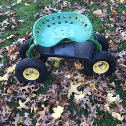 Rolling Garden Seat With Built In Tray 