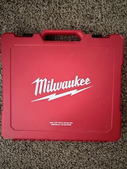 Milwaukee Ratchet 3/8 mechanic 56 piece tool set