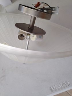 Lámpara de cristal con metal plateado