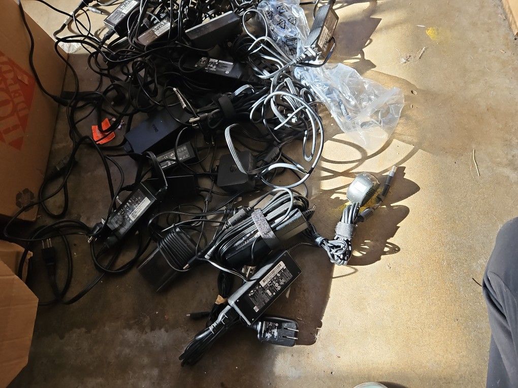 Box Of Laptop Power Cords HP DELL Toshiba Lenova