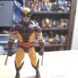Marvel Legends Retro Card Wolverine