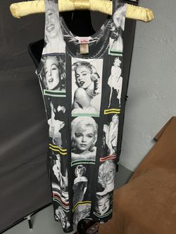 Marilyn Monroe Photo Dress - size Small 