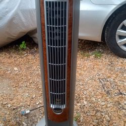 Lasko Tower Fan With Remote WORKS PERFECT 