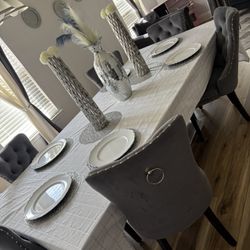 Dinning Table 