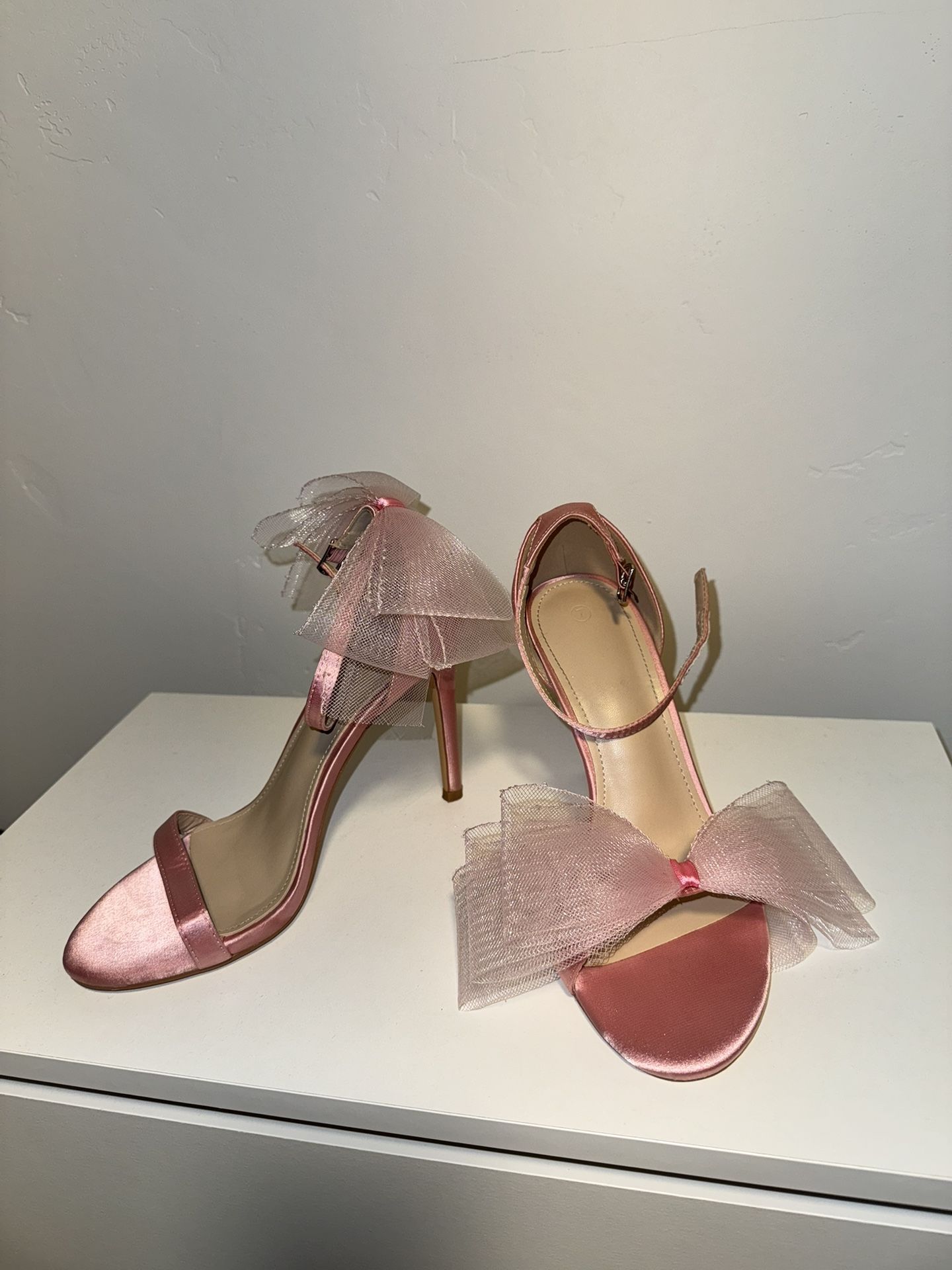 Pink Bow Heels - Size 7