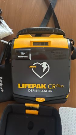 LIFEPAK CR Plus - Defibrillator $400