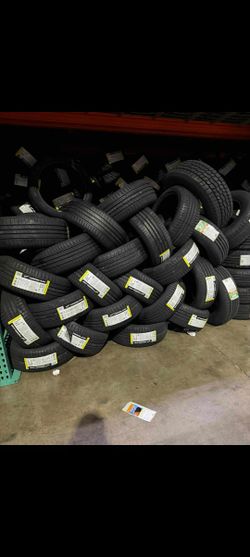 225/55/17 Set Of Tires 