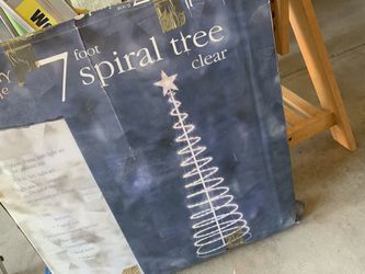7 Ft Spiral Light Christmas Tree