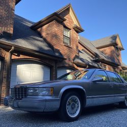 Absolutely REMARKABLE 1996 Fleetwood Brougham  Cadillac 